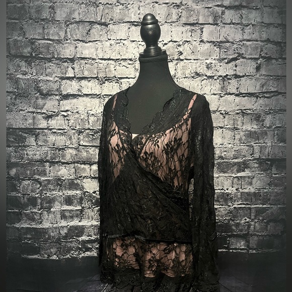 Miss H Top - Picture 1 of 5